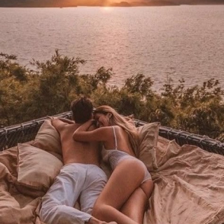 Khám phá bí mật cuộc sống viên mãn: Sức khỏe tình dục – chìa khóa vàng không chỉ là "chuyện ấy"