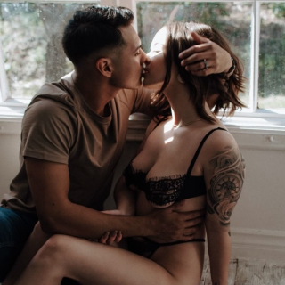 "Vạn Lời Nói Không Bằng Hành Động": Với Đàn Ông, "Chuyện Ấy" Mới Là "Liều Thuốc Tiên" Hòa Giải Hiệu Quả Nhất!
