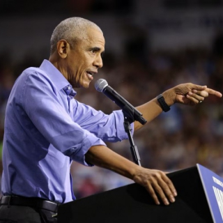 Ông Obama Lần Đầu “Xung Trận”, Ông Clinton Nối Bước Hỗ Trợ Bà Harris