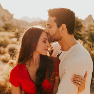 Điểm G không chỉ là một huyền thoại! Khám phá bản đồ cơ thể và những "vùng cấm địa" để "đánh thức" ham muốn và mang đến những khoái cảm bất ngờ.