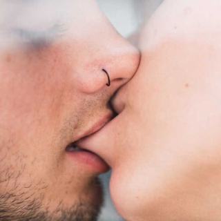 "Hậu Yêu": Chăm Sóc Cơ Thể Đúng Cách Để "Cuộc Vui" Thêm Trọn Vẹn