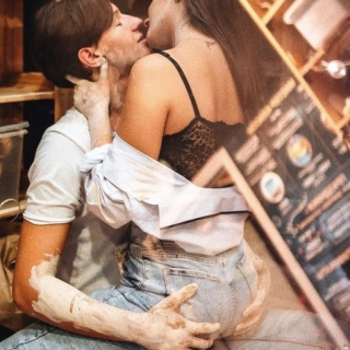 Squirt là gì? Bí mật về "cơn mưa rào" khi yêu và những điều cần biết