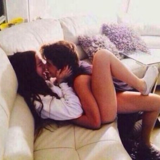 Chịch Là Gì? Giải Mã Thuật Ngữ "Hot" Của Giới Trẻ