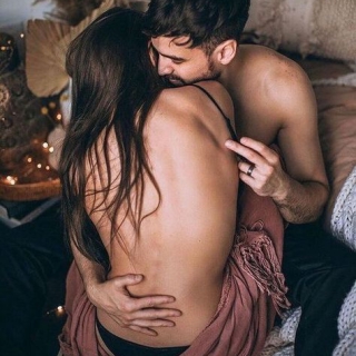 Khơi Lại Ngọn Lửa Đam Mê: Bí Quyết Tăng Cường Ham Muốn Tình Dục và Làm Phong Phú Đời Sống Thân Mật