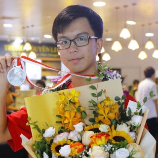 Sự 'phục thù' của nam sinh giành huy chương bạc Olympic Vật lý thiên văn