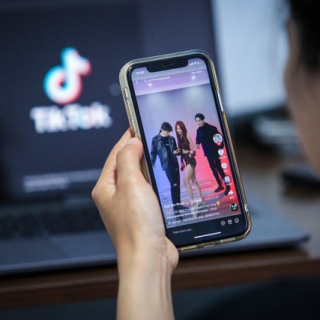  Khi TikTok cải tiến cách thức kiểm duyệt nội dung