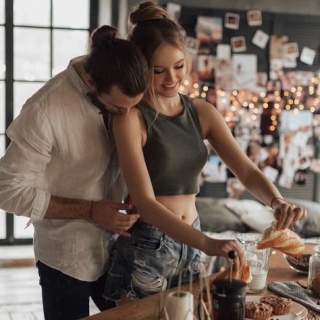 "Yêu" Mùa Hè "Cháy" Hơn Mong Đợi: Bí Quyết Vàng Vừa Khỏe Vừa Thăng Hoa!