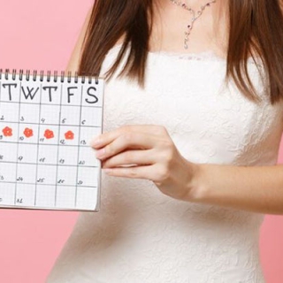 Đang kỳ ‘đèn đỏ’ vẫn muốn làm ‘chuyện ấy’ có bất thường?
