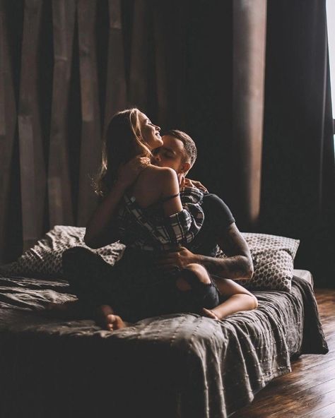 "Yêu" Bao Nhiêu Lần Một Tuần Thì "Đủ"? Bí Quyết "Hâm Nóng" Hôn Nhân & Duy Trì "Lửa Yêu"!