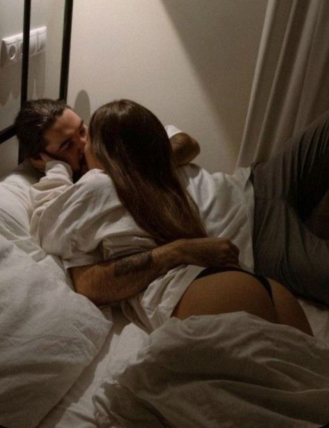 Bí Quyết "Đánh Thức" Cảm Xúc Yêu Ở Phụ Nữ: Chấm Dứt Lãnh Cảm