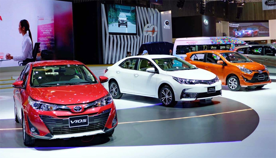 Nhiều mẫu xe hơi giảm giá cả trăm triệu trong tháng 4/2023
