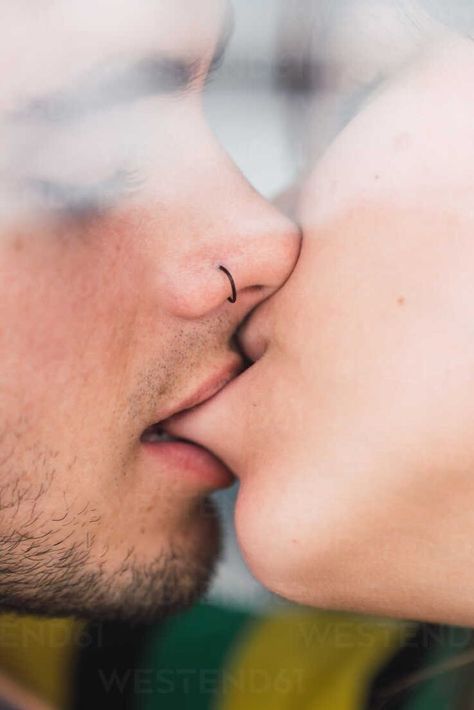 "Hậu Yêu": Chăm Sóc Cơ Thể Đúng Cách Để "Cuộc Vui" Thêm Trọn Vẹn 