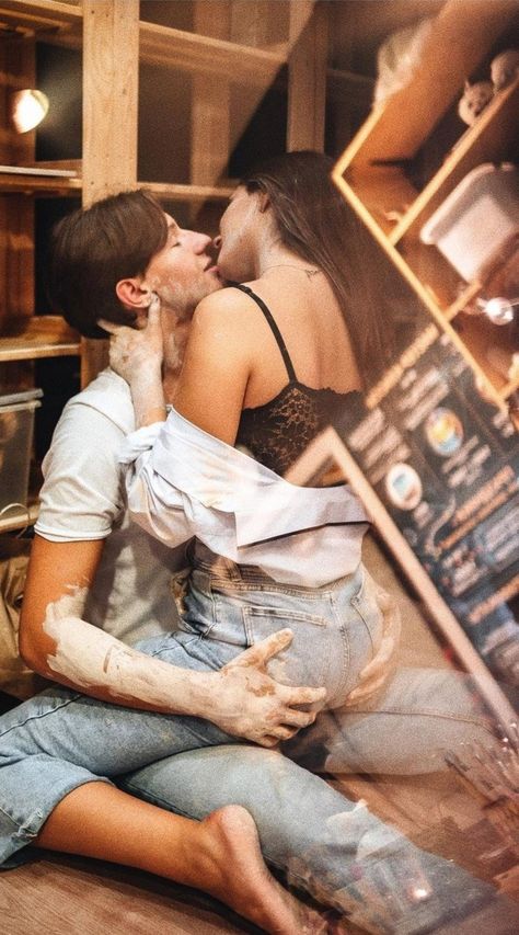 Squirt là gì? Bí mật về "cơn mưa rào" khi yêu và những điều cần biết
