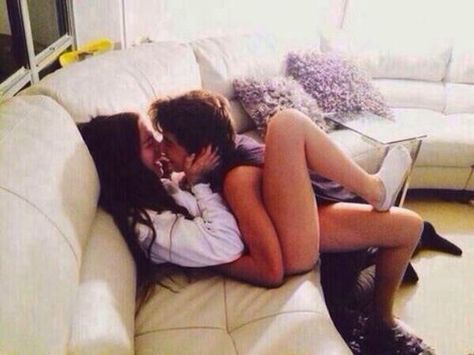 Chịch Là Gì? Giải Mã Thuật Ngữ "Hot" Của Giới Trẻ
