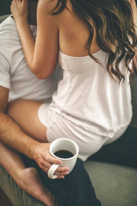 Massage Yoni: Bí Quyết Chăm Sóc "Cô Bé" Cho Chị Em Thêm Thăng Hoa