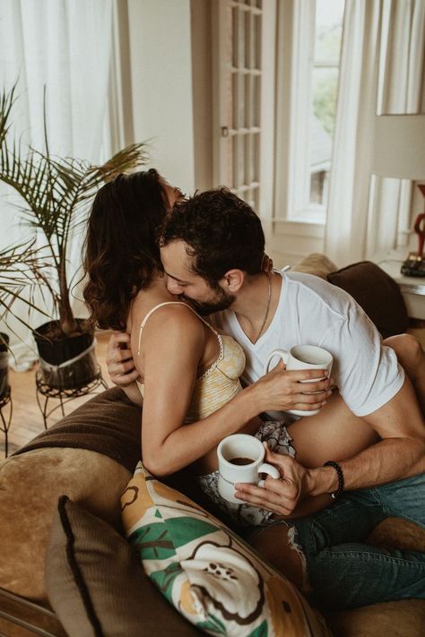 Bí Quyết "Hâm Nóng" Đời Sống Tình Dục: Khám Phá Đam Mê Cùng Các Sản Phẩm Hỗ Trợ