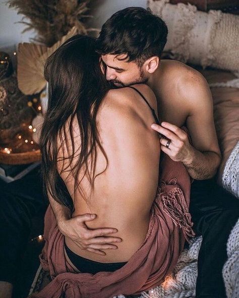 Khơi Lại Ngọn Lửa Đam Mê: Bí Quyết Tăng Cường Ham Muốn Tình Dục và Làm Phong Phú Đời Sống Thân Mật