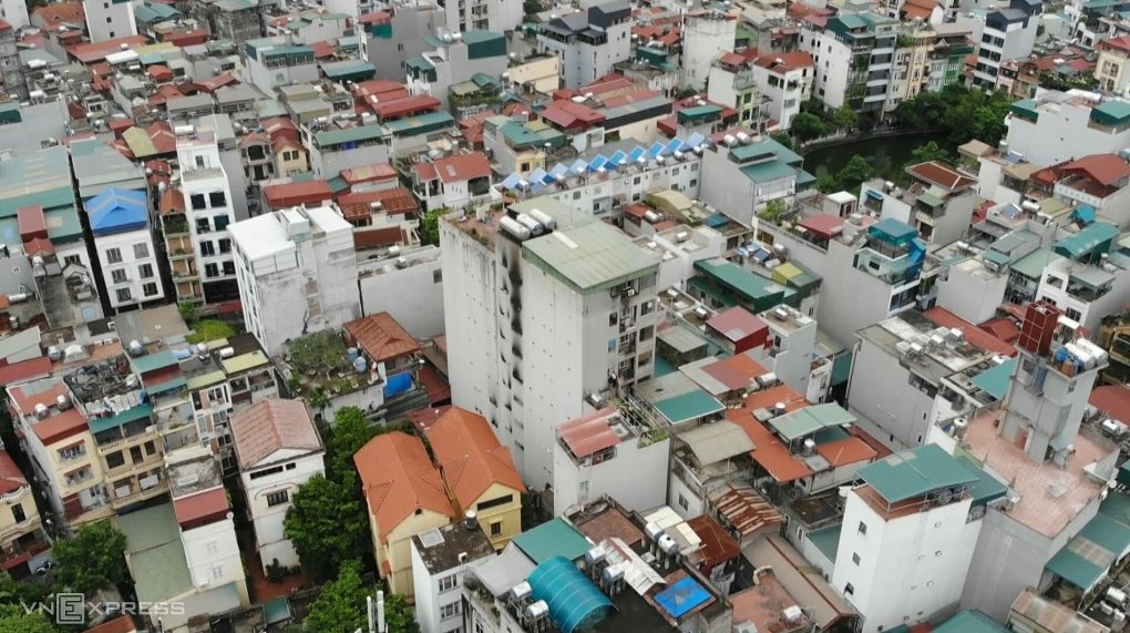 Hai giờ đối mặt với 'giặc lửa' ở chung cư mini