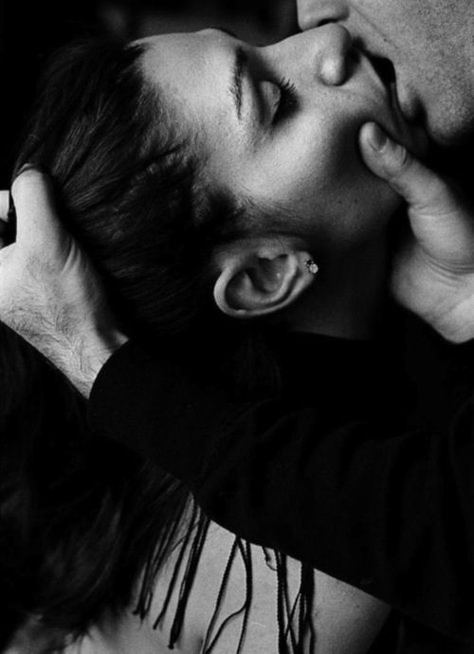 "Giải mã" bí ẩn: Quan hệ tình dục, ai "tốn sức" hơn và đốt cháy bao nhiêu calo?