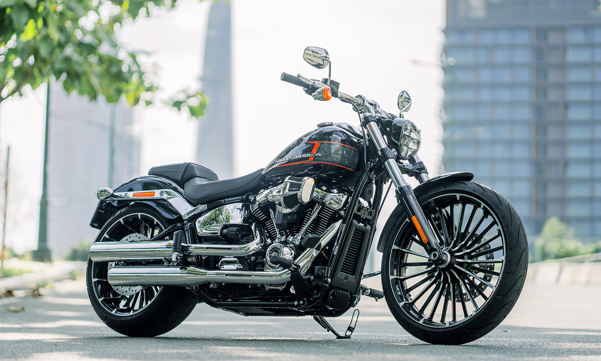 Harley-Davidson Breakout 2023 - xe máy đắt hơn Mazda CX-5