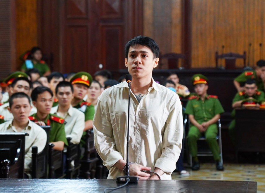 Trăm cảnh sát giữ trật tự phiên xử băng 'giang hồ áo cam'