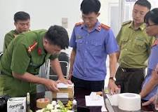 Bốn người bị khởi tố vì mua bán 5 trứng vích Côn Đảo